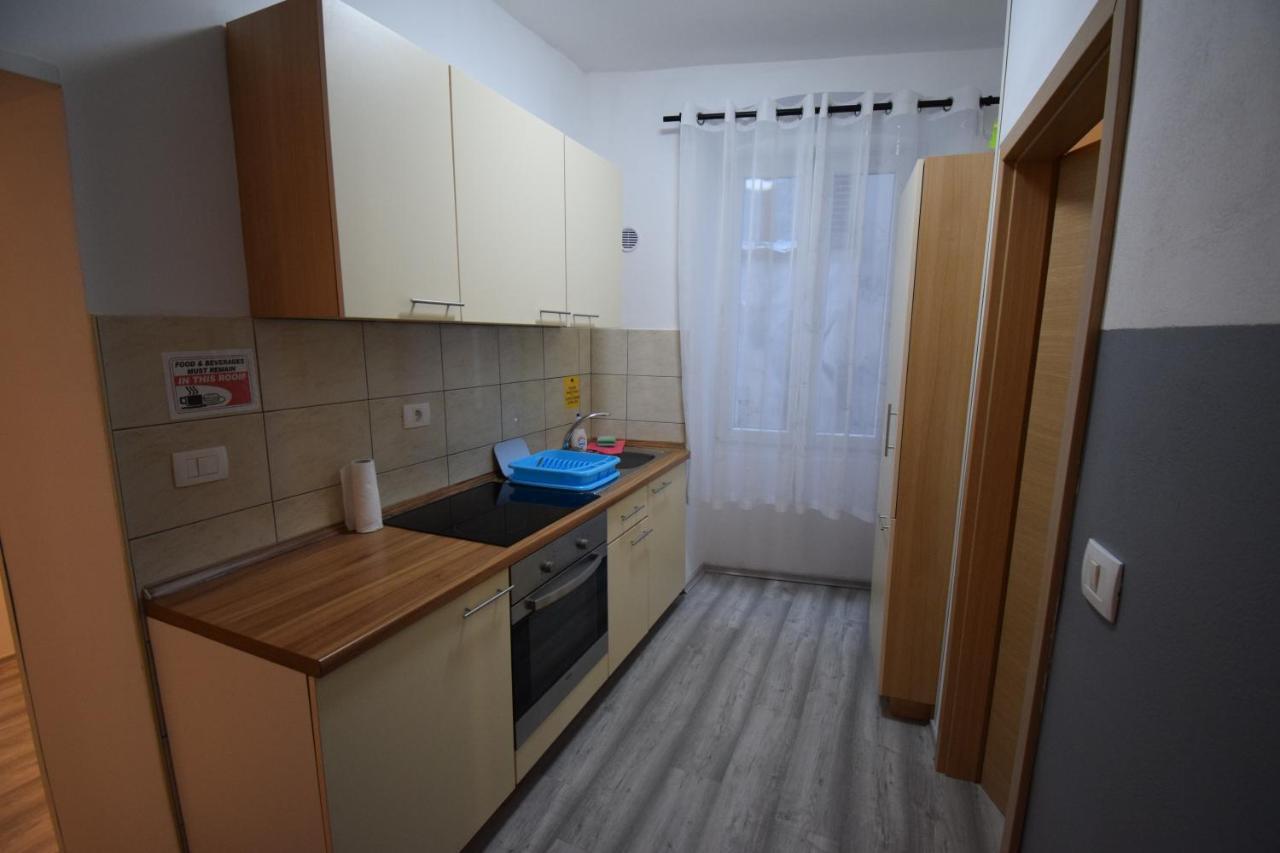 Secret Garden Apartment 코페르 외부 사진