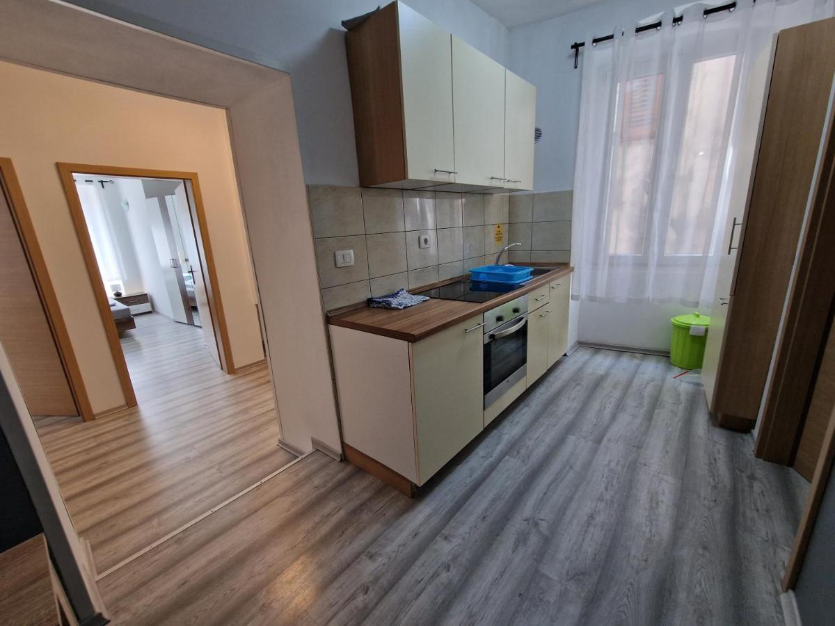 Secret Garden Apartment 코페르 외부 사진