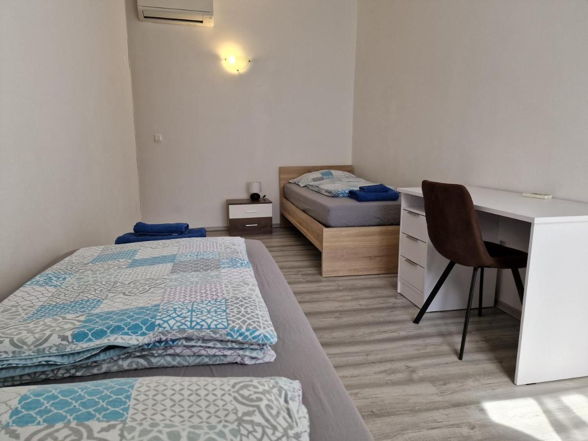 Secret Garden Apartment 코페르 외부 사진